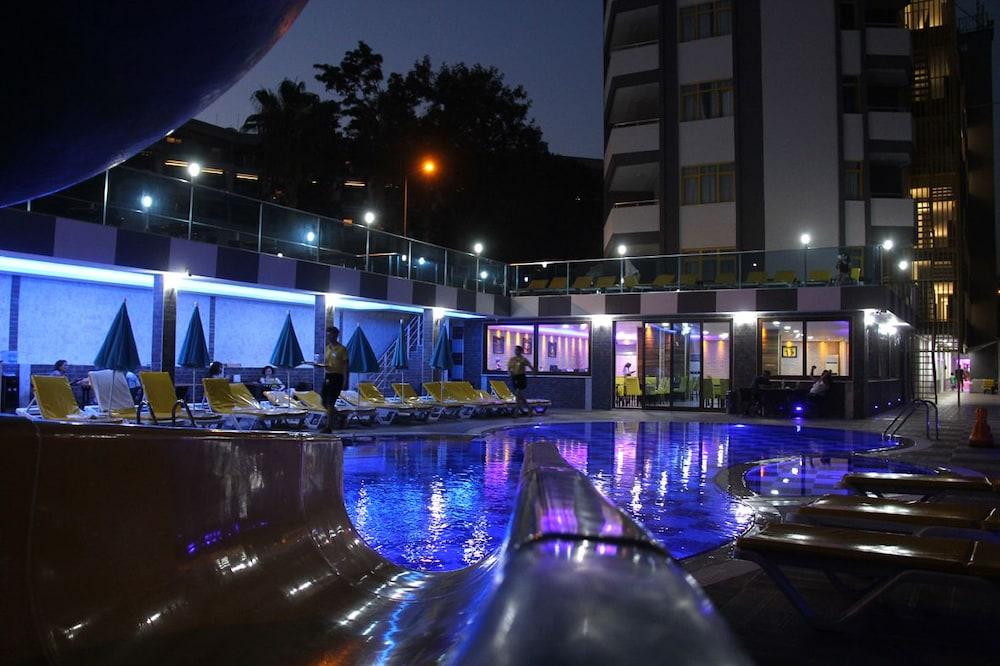 Merlin Beach Park Hotel Tosmur Exterior photo